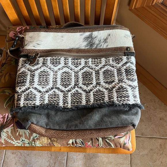 Myra Shoulder Bag NWT - Picture 2 of 7